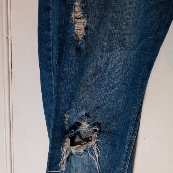 Hollister Distressed Skinny Medium Wash Jeans - Picture 9 of 11